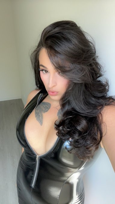 In need of head, like right now. Open your mouth and get to work 😉 https://t.co/s39jUdSTQl