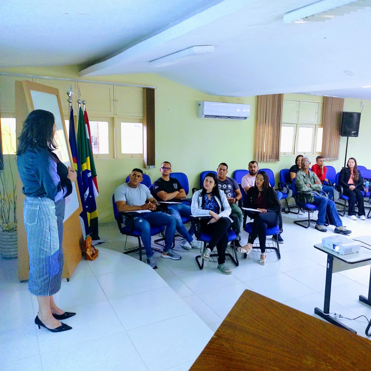 funasepe's tweet photo. A Funase iniciou, nesta segunda-feira (04), uma capacitação profissional para os novos agentes socioeducativos que atuarão nas unidades do interior. O curso continuará, em Caruaru e Garanhuns, nos dias 5, 6, 11 e 12 de setembro.

#socioeducação #pernambuco #funase https://t.co/cQVctu8G73
