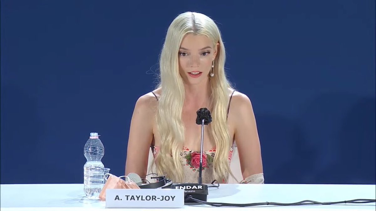 swanmaidens's tweet photo. collecting these venice film festival press panel pics like pokemon cards https://t.co/J2NGdyArHd