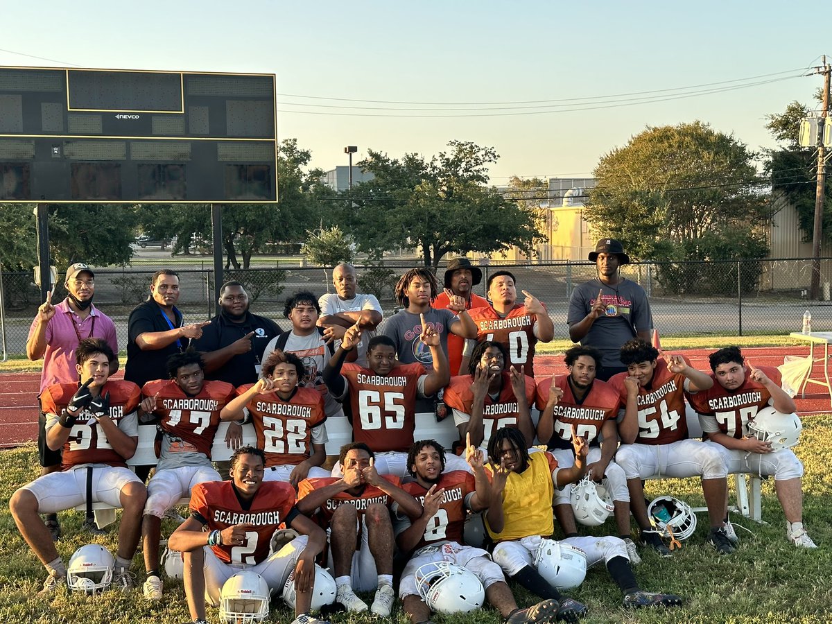 Scarborough 2-0 to start the season.

Have had a chance to cover this squad from their first scrimmage as well as their first 2 games.

The enthusiasm, the positive outlook, the energy from the crowd, &amp; the look of pride from the coaches &amp; players.

Come out &amp; support HISD 🏈