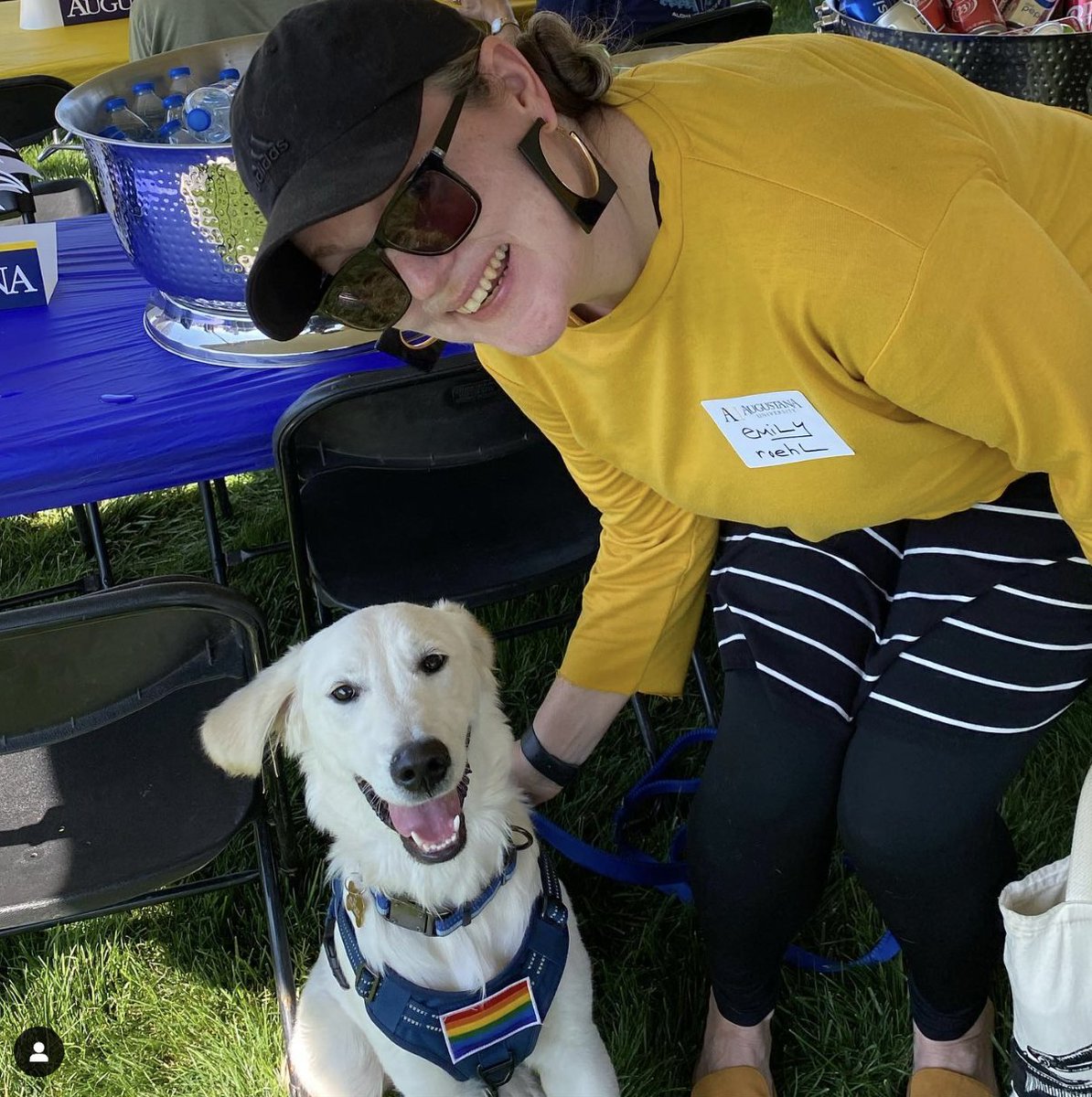 Look who Dr. Roehl met at the football game!!! The one and only Ace, the Augie Doggie! <a href="/AugustanaSD/">Augustana University</a>