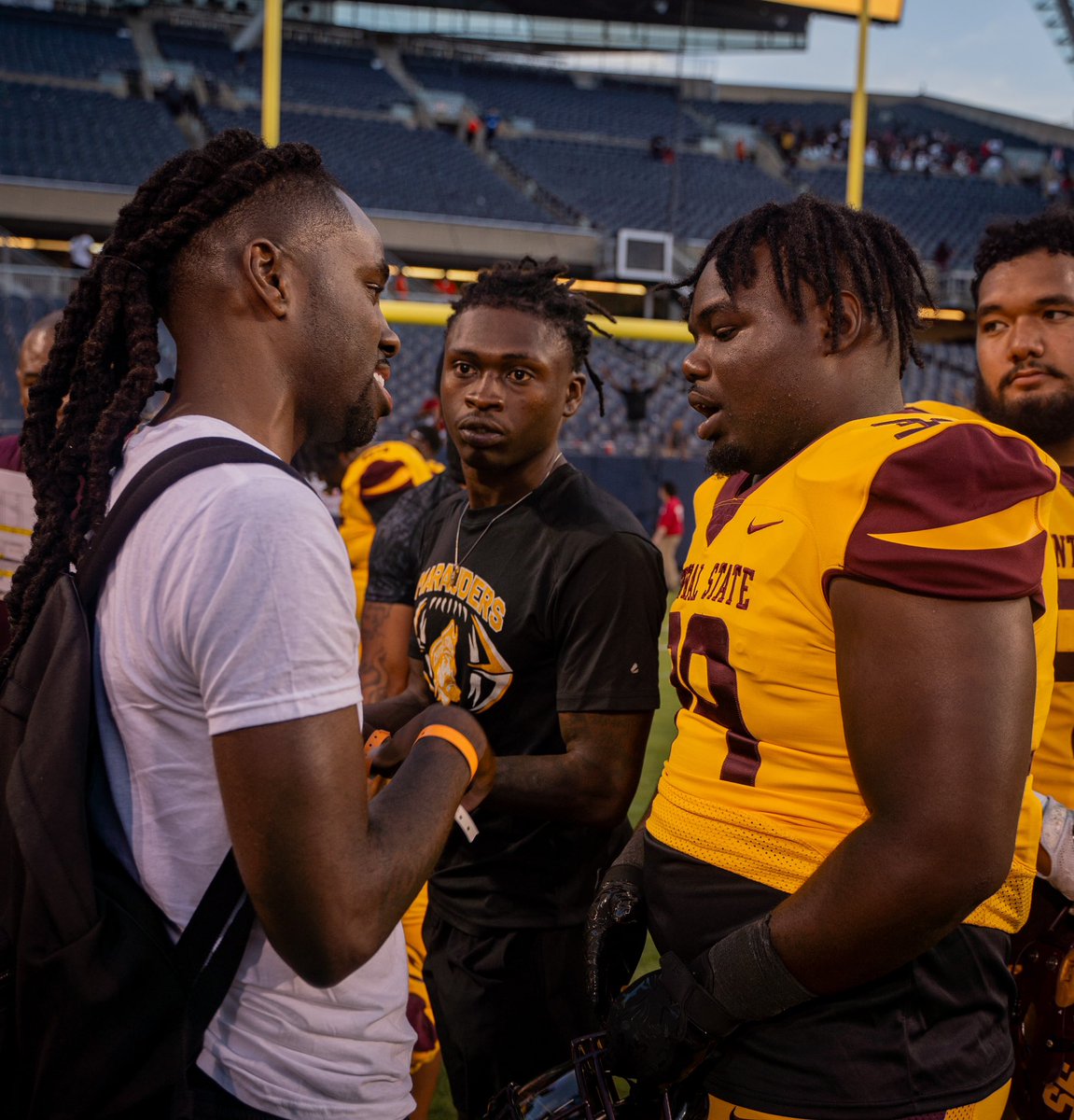 Chiftblclass's tweet image. @CentralState87 x @KorporateCold 

#ChicagoFootballClassic

#ChicagoFootballClassic

📷 Christoper Lockridge IG Lockotb