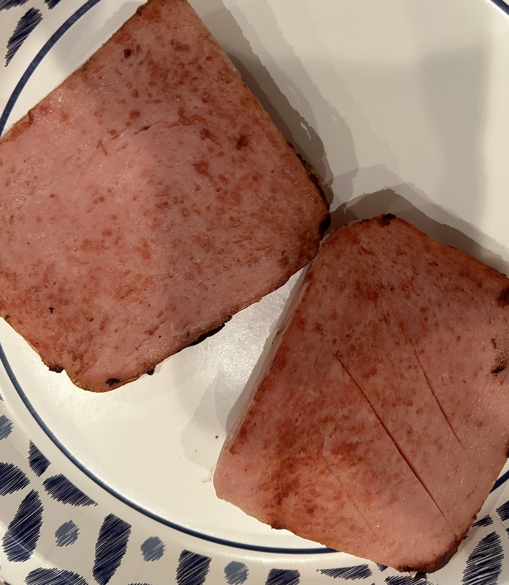 CoachHubbyProbz's tweet photo. Bit put in a special request… medium rare with a slight char. The average Hawaiian eats 5 cans per year. Not sure how much the average Gluckstadt family eats, but we eat more than that… even without any contributions from Coach. #SizzlePorkAndMmmm #SPicedhAM https://t.co/WuTtGYo3XL