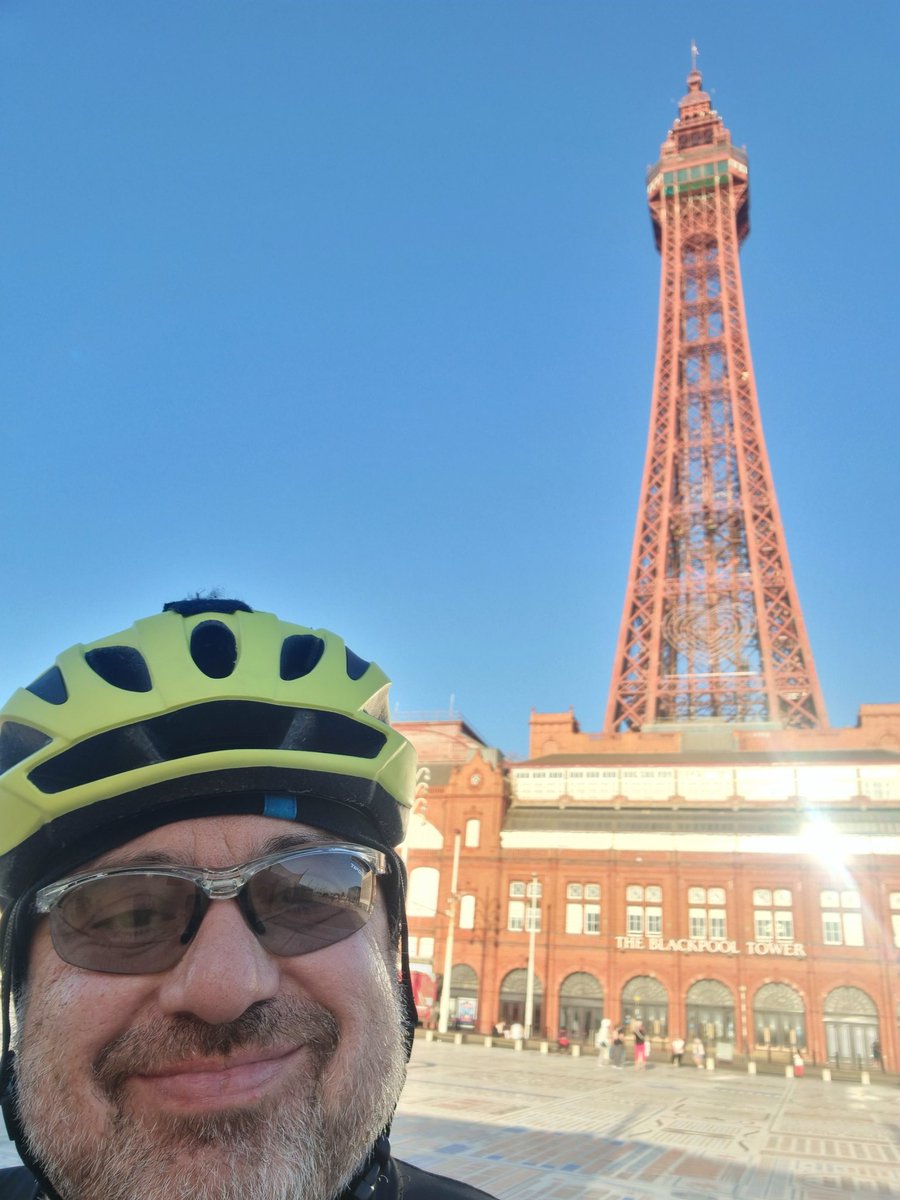 meatybeefy01's tweet image. Moist Gusset Weather. 
#RibbleCycles #Garmin #Quadlock #LeCol #Rapha #Specialized #ISMSaddles #MarysShell 

Check out my activity on Strava: strava.app.link/geiHMSBmPCb