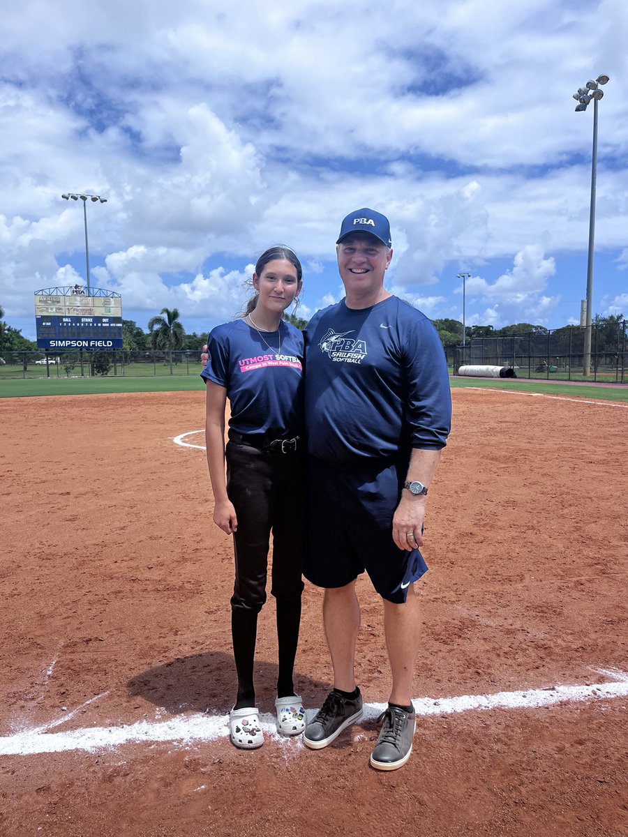 CelozziGabriela's tweet photo. Thank you Coach Singleton, Coach Silvestri and the @SailfishSB team for an awesome camp this weekend. It was good to be back working with all of you for these 2 days. Can’t wait to work on everything I learned! Good luck this fall. https://t.co/vlXm0I9f88