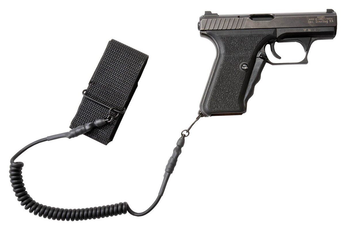 s00_kawaii's tweet image. Americans be like: This is my Emotional Support Weapon actually