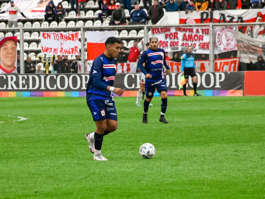 juntoalgallo's tweet photo. Final del partido...ganooooo MOROOOOONNNNNN!!!!!...

Morón 3 - 2 Def. Belgrano...

⚽ KUBISZYN
⚽ SALA
⚽ SALEGA

vamosss Moron carajoooooo!!!!!!.. ⚪🔴⚪

#depmoron #moron #clubdeportivomoron #somoseloeste #juntoalgallo #PrimeraNacional #cdm #moronmoron #VamosGallo #Fecha32 🐔 https://t.co/IjI3Xi4PHr