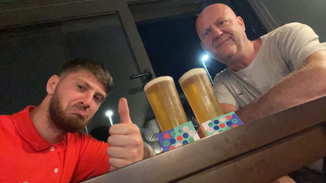 pjelliott1971's tweet photo. #sheffieldhalfpintmarathon completed in one afternoon evening with @KG_Elliott https://t.co/WbaTnnHjly