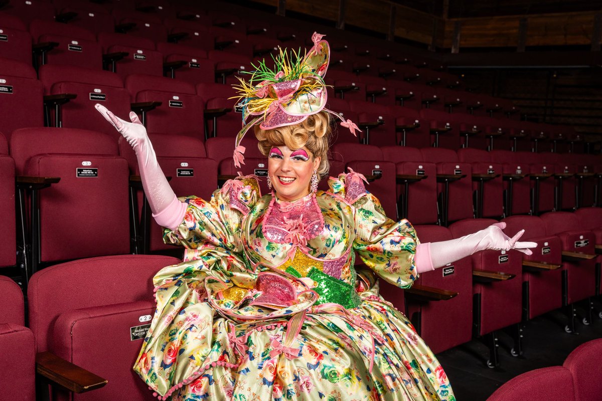 DAME FANNY is BACK!

Legendary <a href="/themalthouseart/">The Malthouse Theatre</a> Pantomime Dame, Joseph Gardner Hodges, is back this Festive Season Canterbury, and she’s on the hunt for a husband!

Don’t miss out on the fun this Christmas, tickets are selling FAST: malthousetheatre.co.uk/event/snow-whi…