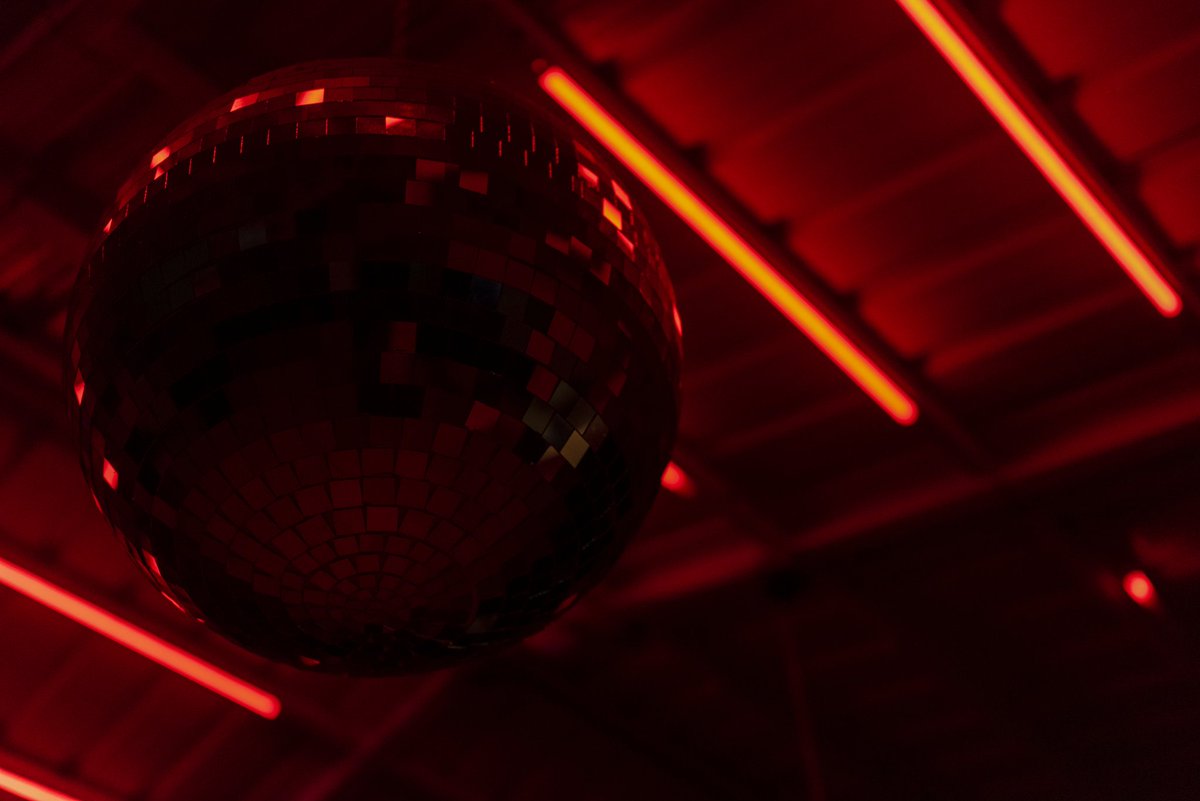 CONOCÉ AL INVITADO

Joseph Salas, DJ y productor Costarricense, durante su carrera ha tenido la oportunidad de llevar su propuesta a algunos Clubes de renombre en Costa Rica, Nicaragua, Guatemala, México y El Salvador, compartiendo decks con artistas importantes de la escena.