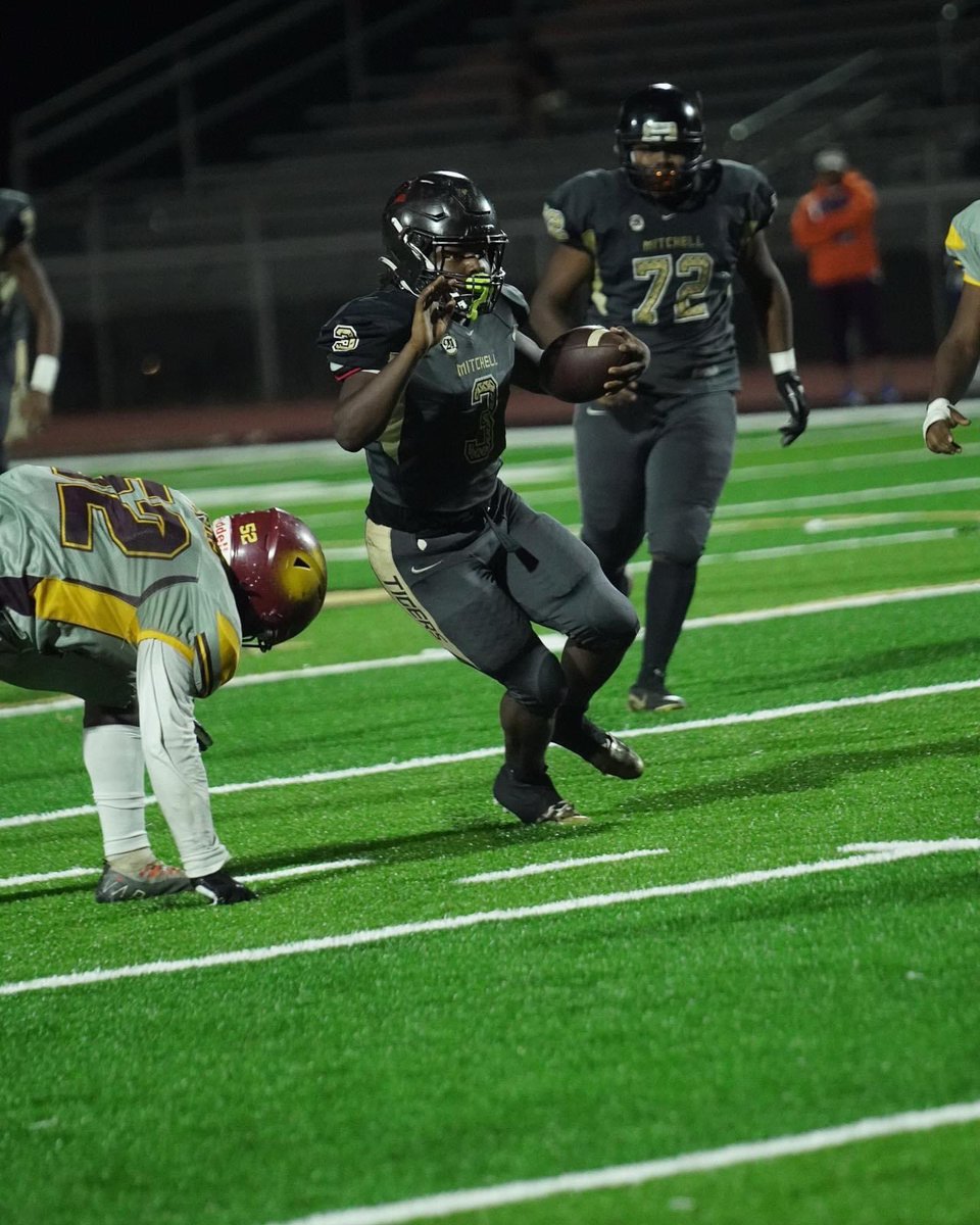 Kevonta3Rodgers's tweet photo. Another Day at work 
@MitchellHigh_FB @CoachLarryFitz @Lackland06 @CSmithScout https://t.co/bMhkPL3bbz