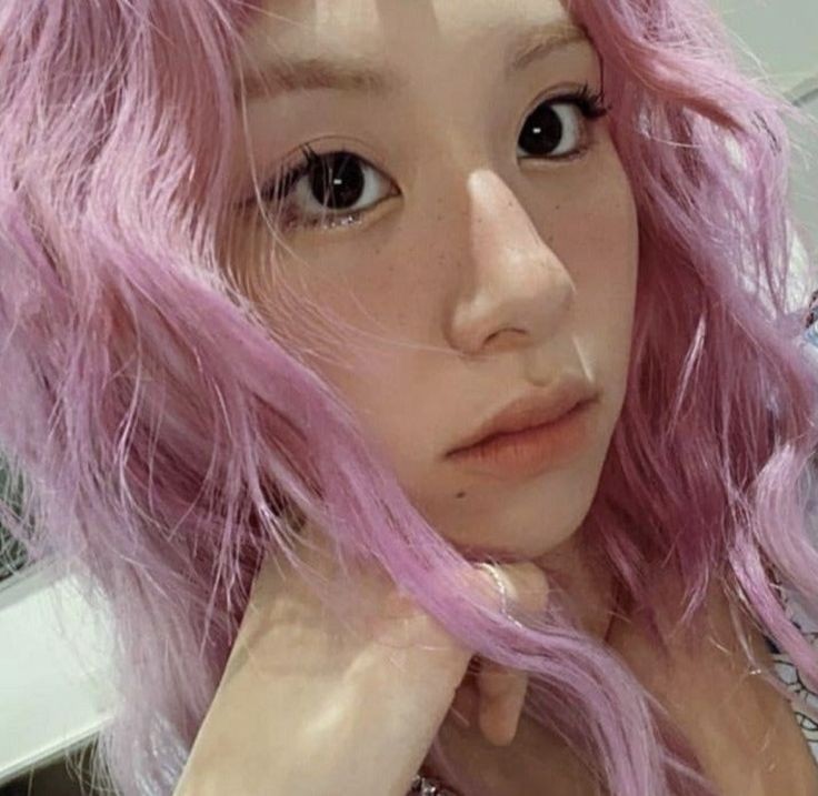 foreffy's tweet image. vcs acham que eu (primeira foto) teria chances com ele ? (segunda foto)