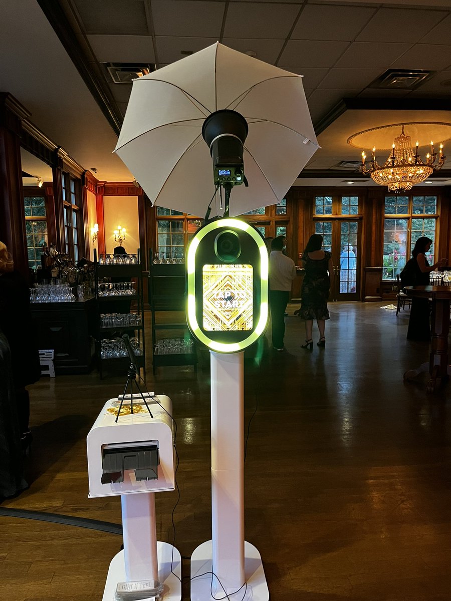 LIFotobooths's tweet photo. Wedding photos of my photobooth https://t.co/YDBVtKO1qa