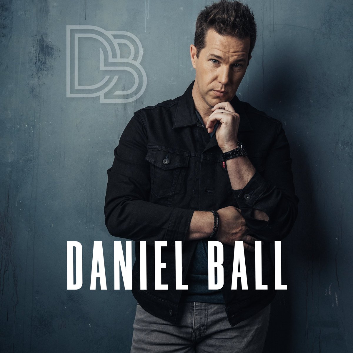 Daniel just released his first single as a soloist. Check it out itunes.apple.com/album/id170562…