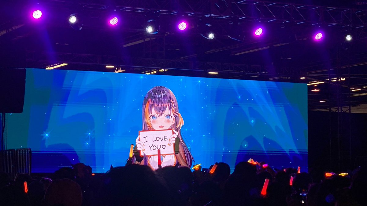 roxas_341's tweet photo. My very first meet and greet was with my oshi Petra. I proposed to her and she said yes 😭🧡 she also said she’d marry my Comfydant friend and fix them 😂🤣 Also loved the song she chose for the Hopconcert! #PetraGurin #HOPCONcert2 #ANIMEImpulseOC2023 #ErasTour https://t.co/HXpl4siFoL
