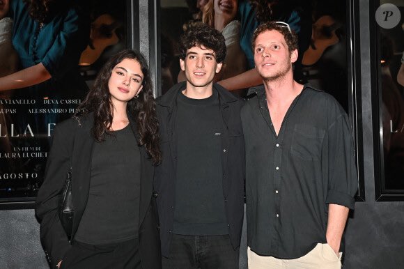 Nicolas alla presentazione de La Bella Estate tenutasi qualche giorno fa al cinema Giulio Cesare. 

Più foto qui: purepeople.com/diapo/photos-v…