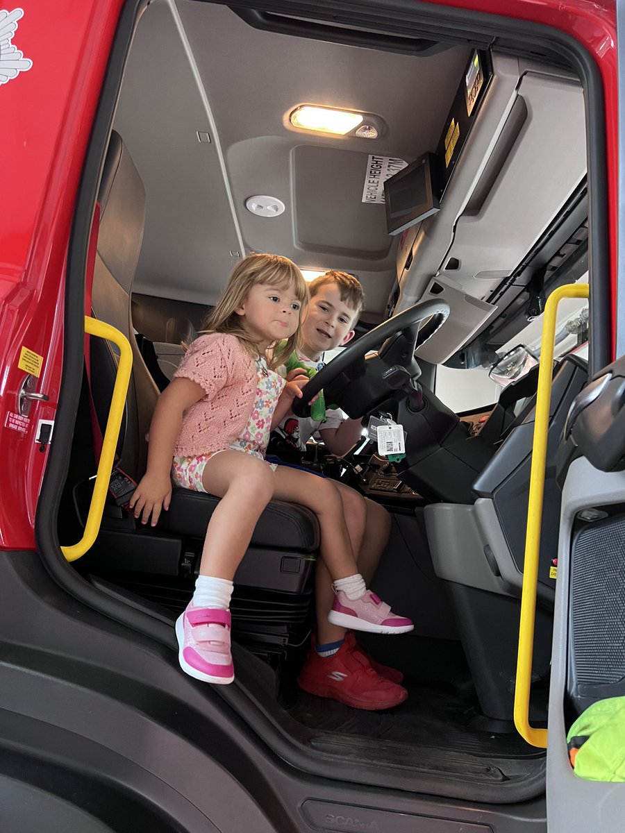 KristineIMA's tweet photo. Kara was excited to have Sid and Shanari home. She wanted to show them the fire station and how they help us. They even got to use the hose, sit in the drivers seat and try in the helmets that were very heavy🚒🚒 they then had fun hanging around in the park @NewMonklandNC https://t.co/tCgQOEslCH