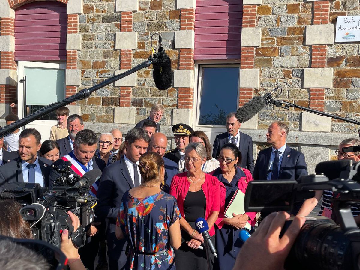 LMaillart's tweet photo. Très honorée d’accueillir d’accueillir la Première Ministre
@Elisabeth_Borne, @GabrielAttal et @fadila_khattabi à Saint-Germain-sur-Ille et au lycée Simone Veil de @villeliffre pour la #rentree2023 https://t.co/qvO1D9aILZ