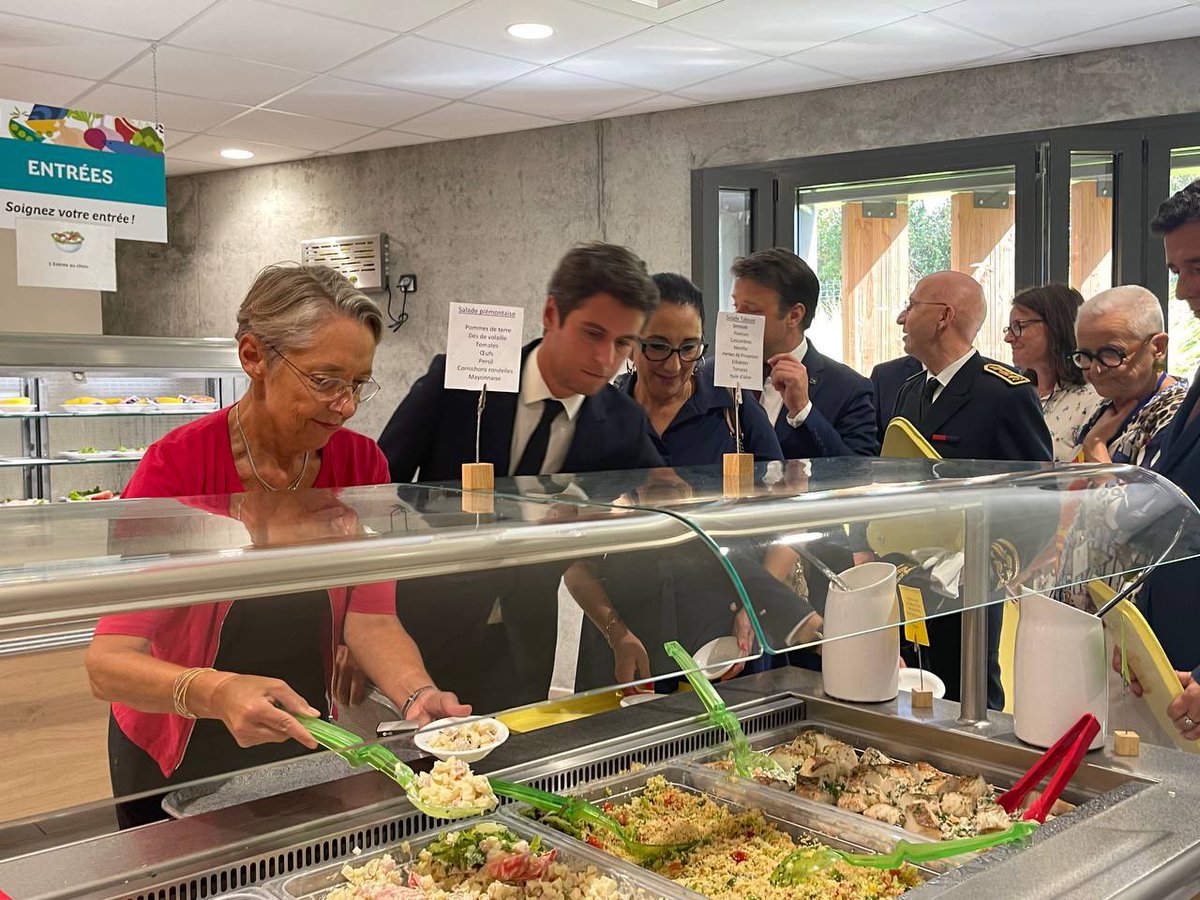 LMaillart's tweet photo. Très honorée d’accueillir d’accueillir la Première Ministre
@Elisabeth_Borne, @GabrielAttal et @fadila_khattabi à Saint-Germain-sur-Ille et au lycée Simone Veil de @villeliffre pour la #rentree2023 https://t.co/qvO1D9aILZ