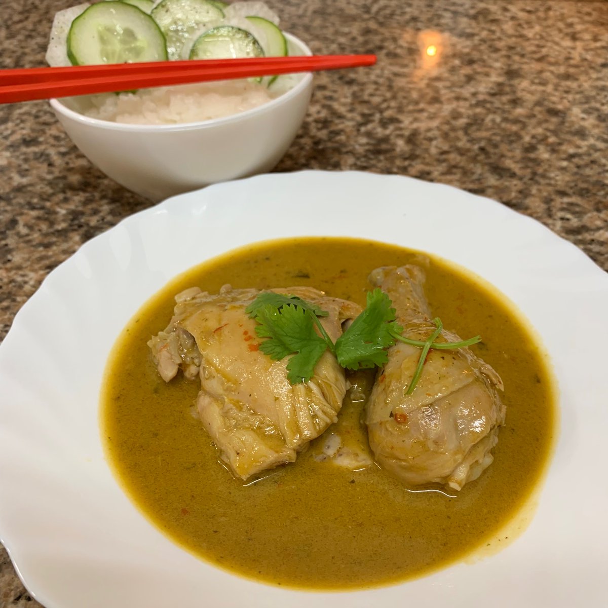 kooshal10's tweet photo. It’s been a while but here’s a banger that love to cook; Thai green curry. https://t.co/mw44W3GdWv