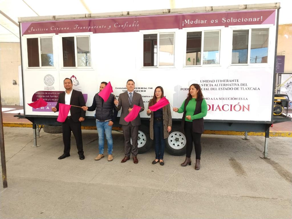 PJ_Tlaxcala's tweet photo. Con el CEJAMÓVIL del Poder Judicial, llega la Justicia Alternativa a Cuapiaxtla
https://t.co/xPya7ohAhM https://t.co/VtPAajfbYp