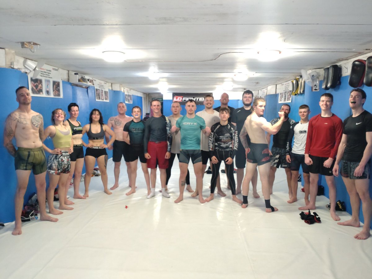 ldmma1's tweet photo. Monday 6.30pm Pro Team Training - YEP.
TUESDAY TRAINING TIMES:
Morning - Pro Team Training 10.30am
Evening - MMA Fundamentals 6.00pm
#LDFighters #Exetermma #devonmma #mma #mmatraining #mmafundamentals #mmaproteamtraining #mmafighters #bjj #wrestling #boxing #muaythai https://t.co/i8edzjfZe1