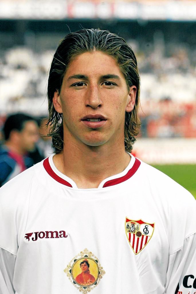 Gmadrera's tweet photo. Sergio Ramos ha rechazado más de €20M por temporada de Arabia, renovación PSG, 11 Millones en Turquía para volver al equipo de su corazón.

Messi en la MLS 
Iniesta en Emiratos 
Cristiano en Arabia 

Pero el camero vuelve a casa, por su padre, por su abuelo, por Puerta ¡HONOR! https://t.co/1oxkAm2Zoi