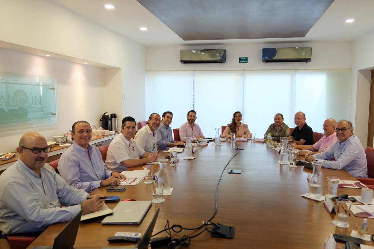 Nos reunimos con representantes del Consejo Hotelero del Caribe Mexicano. Hablamos sobre las estrategias y acciones en materia de seguridad y turismo.