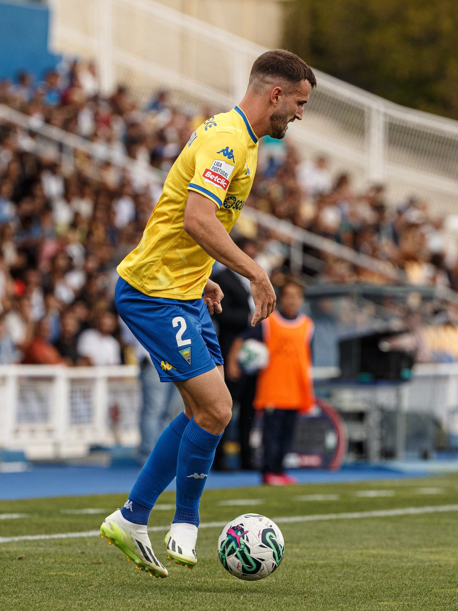 Seguiremos trabajando para mejorar porque esto solo acaba de empezar! Feliz por volver a jugar y hacerlo delante de nuestra afición! Bora Mágico 💛💙