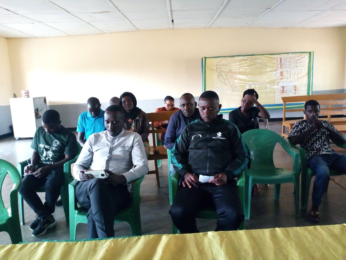 NgaramaSectorR's tweet photo. Nyuma yo kumvikana Ku mabwiriza azagenga amarushanwa y'utugari k'urwego rw'umurenge,(Ubumwe bwacu cup/ Ngarama)
hemejwe amatariki,
utugari dutombora uko tuzahura,
Hemezwa n'ibibuga bizakinirwaho harimo;
Karambi,Ngarama na Bushyanguhe.
@GatsiboDistrict https://t.co/OeB6F81nJM