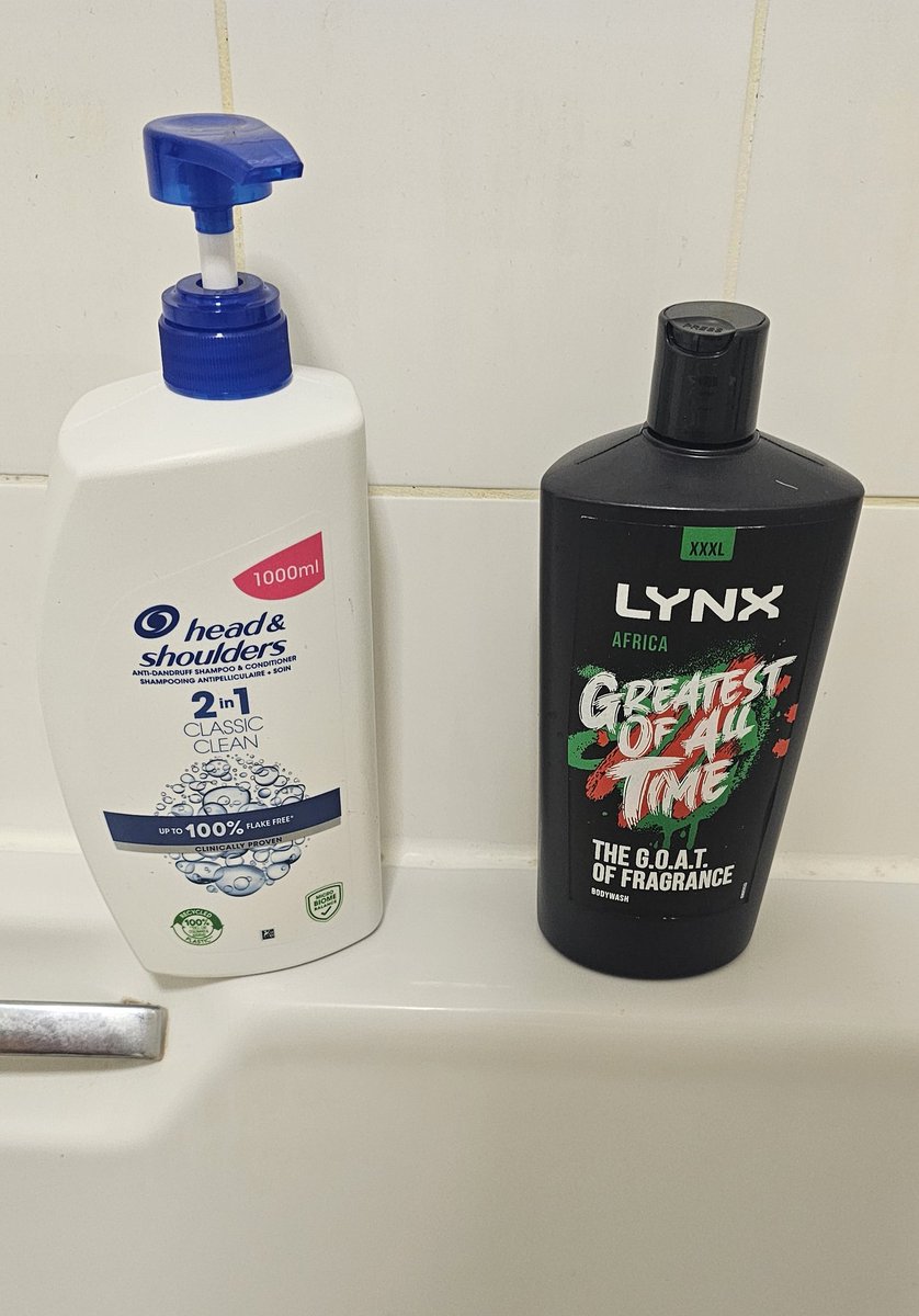 tonylee000's tweet photo. Hey @Lynx Where's your plunger? #Lynx #HeadAndShoulders #Plunger https://t.co/WMBqPYs0Di