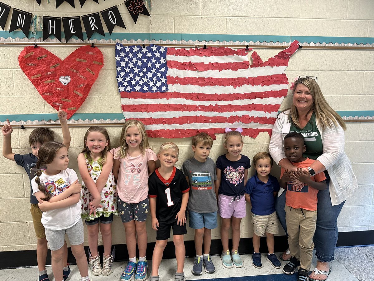 HGarrettTritt's tweet photo. Who has flags? We have flags! My Tiger cubs worked hard creating the Georgia and U.S.A. Flag! #proudtobeamerican  @TrittSTEAM @CobbSchools https://t.co/Fj8P94Ol2X