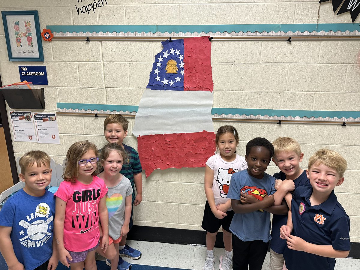 HGarrettTritt's tweet photo. Who has flags? We have flags! My Tiger cubs worked hard creating the Georgia and U.S.A. Flag! #proudtobeamerican  @TrittSTEAM @CobbSchools https://t.co/Fj8P94Ol2X