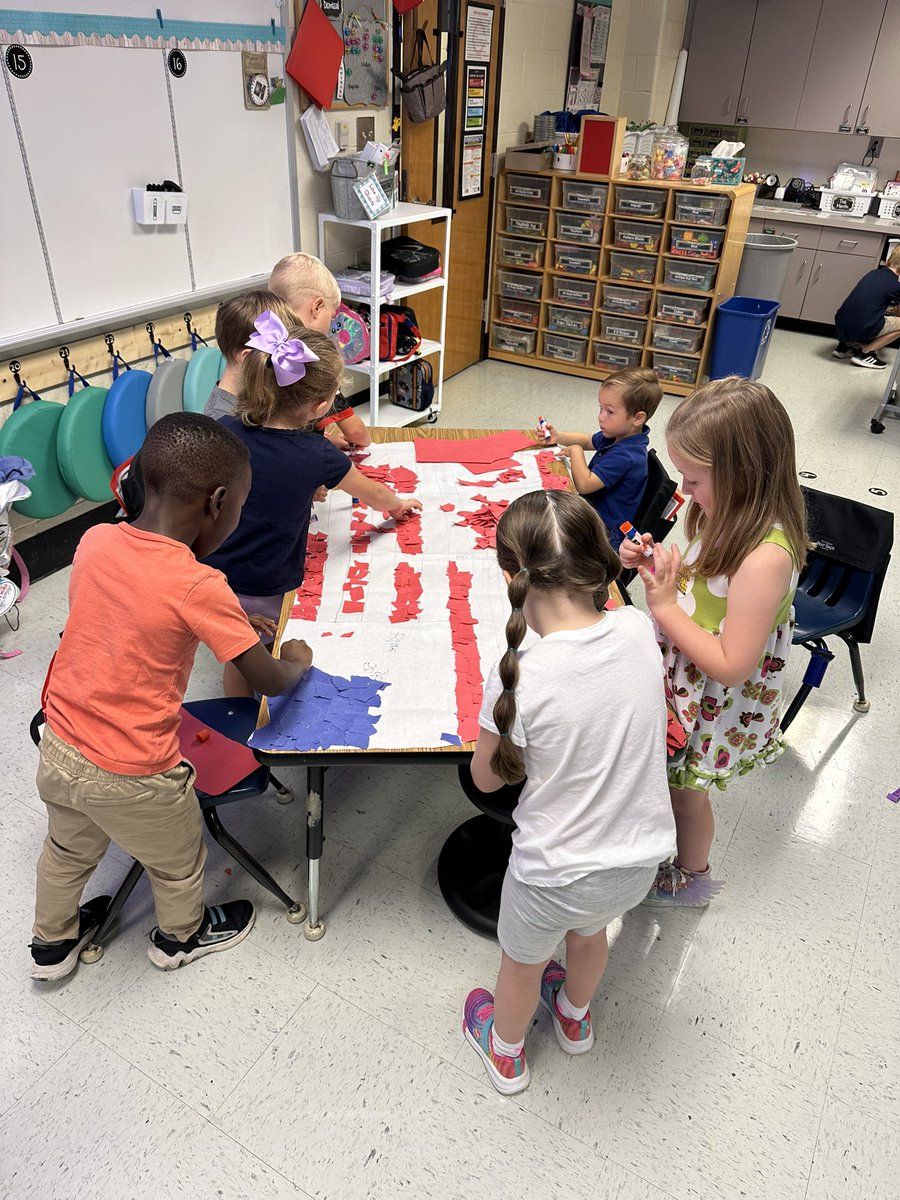 HGarrettTritt's tweet photo. Who has flags? We have flags! My Tiger cubs worked hard creating the Georgia and U.S.A. Flag! #proudtobeamerican  @TrittSTEAM @CobbSchools https://t.co/Fj8P94Ol2X