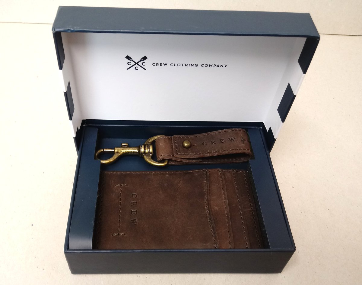 kernowclaire1's tweet photo. A lovely Crew Clothing men's key ring and card wallet gift set, 100% leather and boxed, Brand new, now for sale. A lovely gift idea for a birthday or Christmas. #mensgiftset #cardwallet #keyring #crewclothinggiftset #forsale https://t.co/xo7sXyskZ3 https://t.co/WMKMB0P0wF