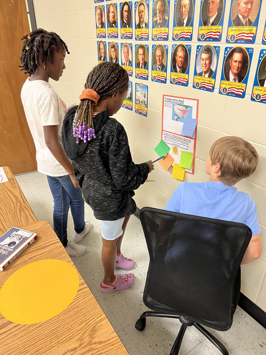LeazerKim's tweet photo. Map skills and chat stations were a HUGE HIT in 4th grade. @astclairb @dr_yoli @LVESCHOOL @NewtonCoSchools https://t.co/hXQvL2ED9F