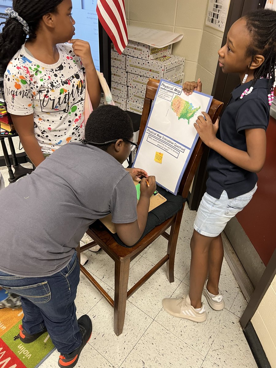 LeazerKim's tweet photo. Map skills and chat stations were a HUGE HIT in 4th grade!  @astclairb @dr_yoli @LVESCHOOL @NewtonCoSchools https://t.co/eruLDhQ7Qz