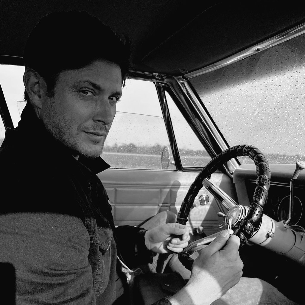 linahlvc1's tweet photo. NO NO NO PLEASE NO !! we don't want an SPN reboot and we DON'T WANT another actor playing dean !! jensen was and always will be our real DEAN WINCHESTER &amp; NO ONE and I mean NO ONE will play him like jensen did ! jensen didn't just play dean. HE BECAME DEAN. i don't want this 😓 https://t.co/rpWNHkFOiq