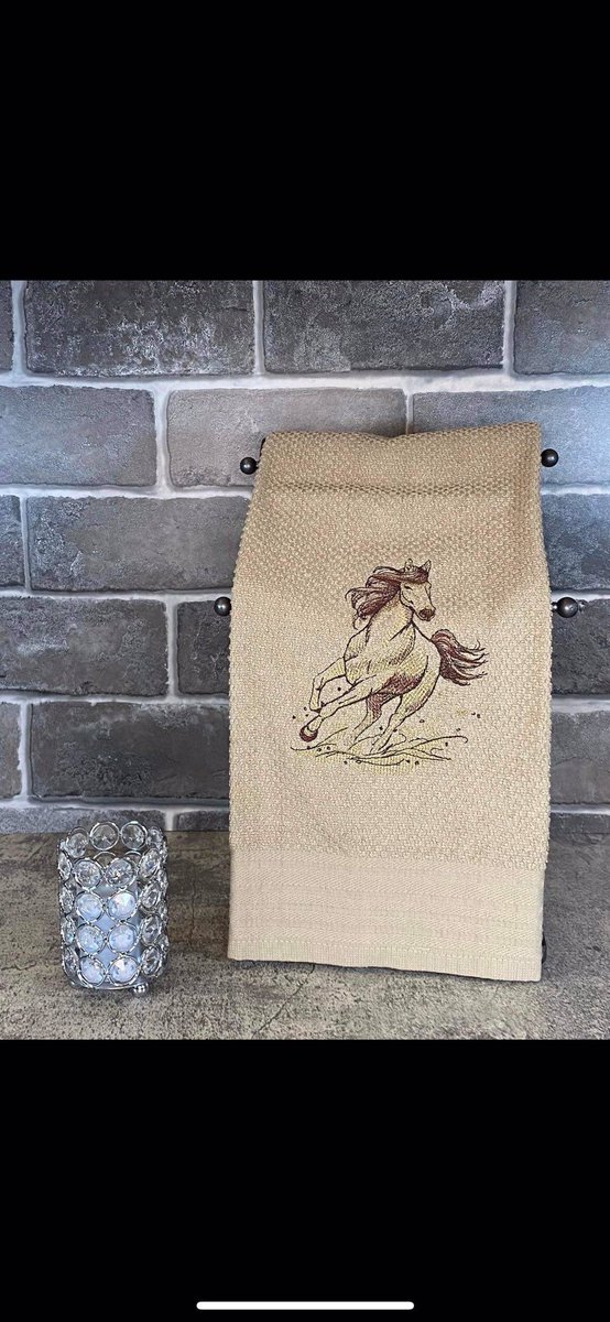 StitchcraftNY's tweet image. Who else loves majestic horses? Check out these cute hand custom towels. 
stitchcraftny.com 🐴🐎 #horses #majestic #stitchcraftny #handtowels  
#embroidery