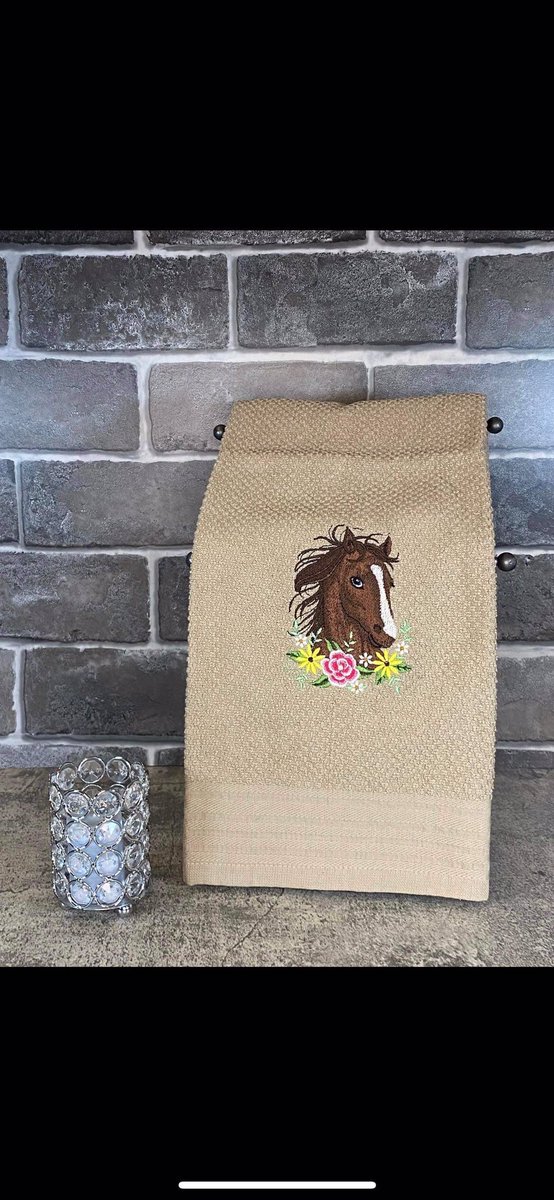 StitchcraftNY's tweet image. Who else loves majestic horses? Check out these cute hand custom towels. 
stitchcraftny.com 🐴🐎 #horses #majestic #stitchcraftny #handtowels  
#embroidery