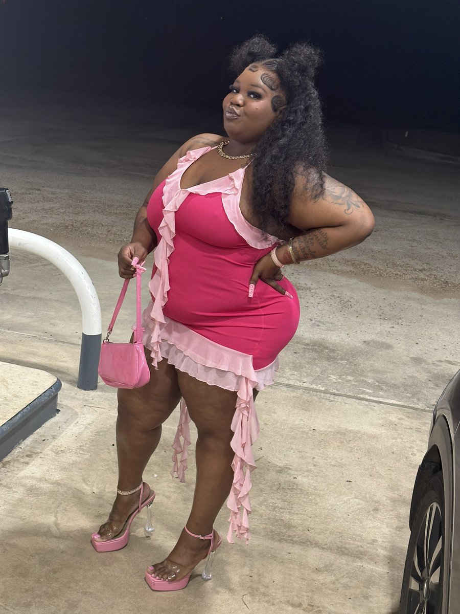 thedeedarnice's tweet photo. …..if he act right he can eat it off the bone 🌸
#BigDB https://t.co/HLvmf4TpJh