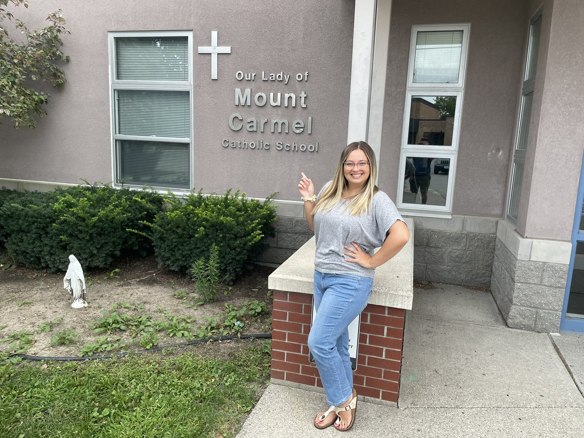 MrsJGiroux's tweet photo. Tomorrow marks my first “first day of school” in my very own classroom! I’m so grateful for this opportunity to teach and learn at Our Lady of Mount Carmel (@olmcwecdsb) 💜🎉 GRADE 6/7… let’s go!!! @WECDSB 💕 https://t.co/3EXcJEtkKj