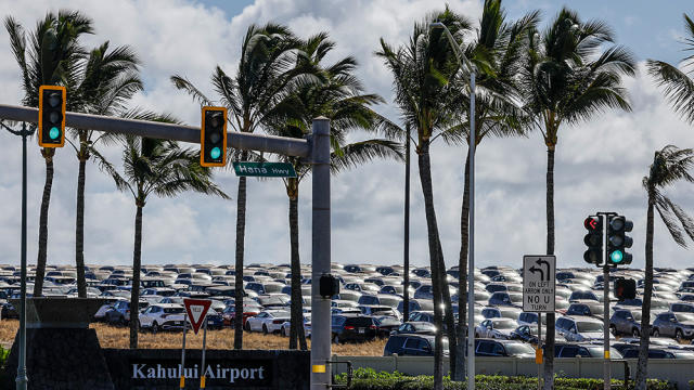 nicksortor's tweet image. ❗️ Residents of Maui get a lot more than just Labor Day off work nowadays.

And that's because Gov. Josh Green and washed "celebrities" declared Maui CLOSED after the Lahaina fires, causing TENS OF THOUSANDS of people to lose their jobs.

These elites don't give a cr*p about…