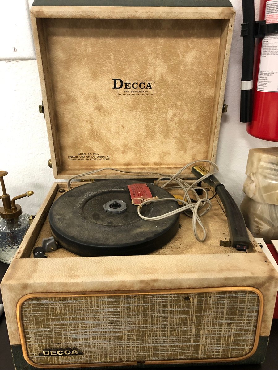 BillyMajorMusic's tweet photo. Every time I go to the studio, I find another little piece of history! I wonder if it works

#musicianlife #americana #countrymusic https://t.co/S6KItJ677d