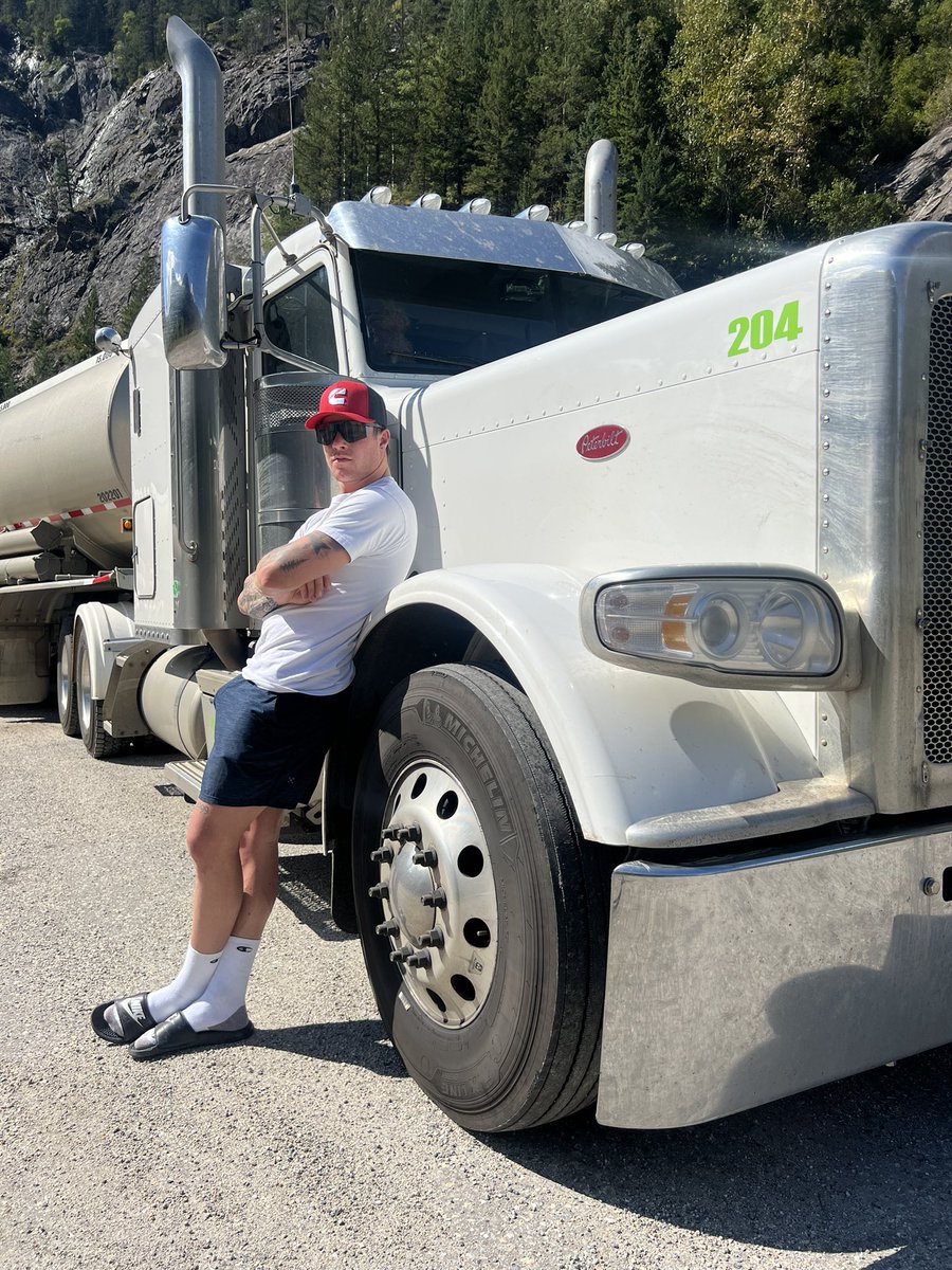 froystedder's tweet photo. Changing your idea of who you think drives a truck. https://t.co/5mrj7GyPjP