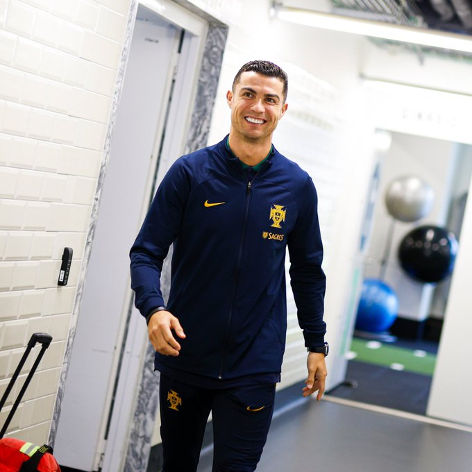A sus 38 años, Cristiano Ronaldo vuelve al fútbol europeo.

El mejor jugador de la historia está de vuelta.