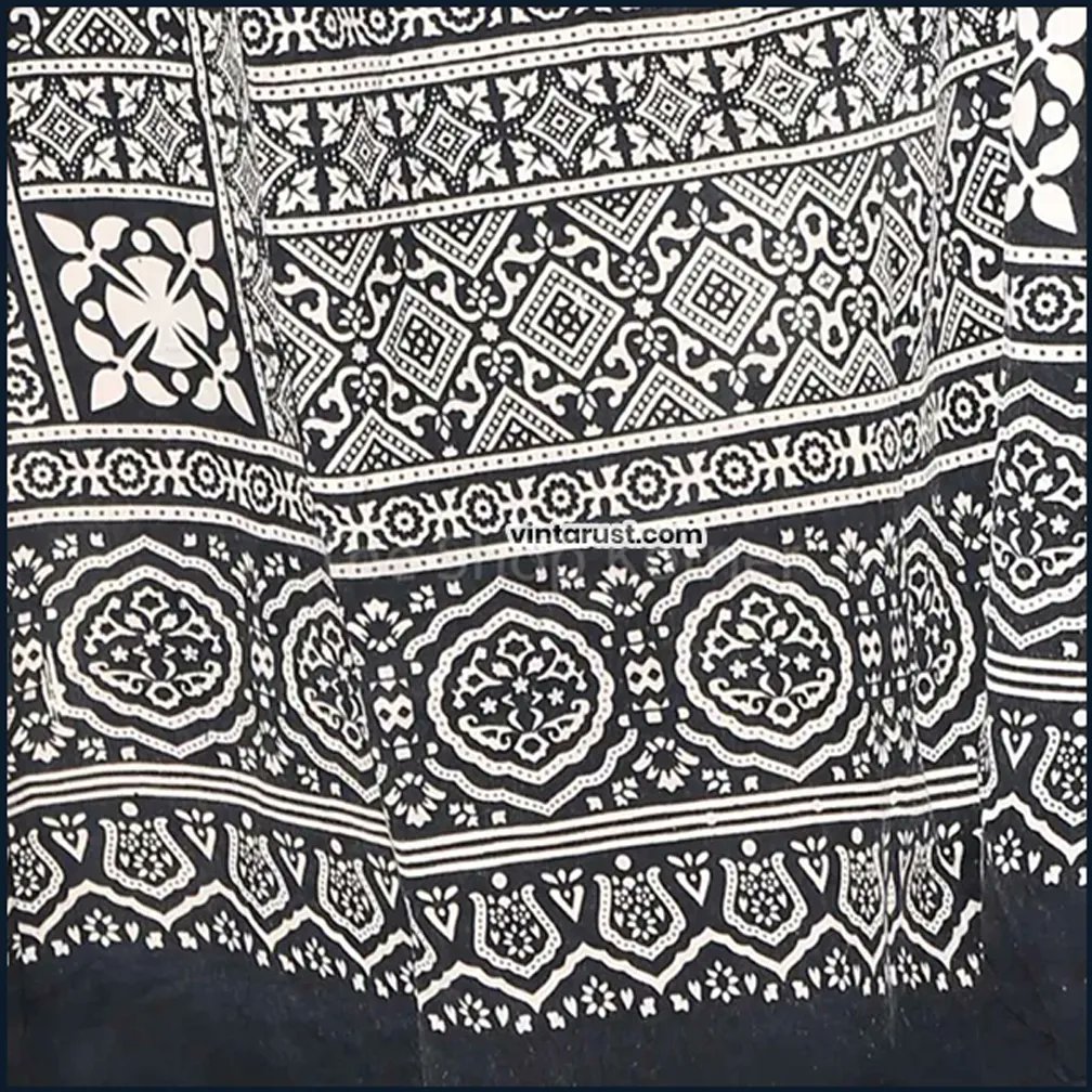 Pure Cotton Black Printed Sindhi Ajrak Shawl.

Shop Now:
buff.ly/44DngYT

#vintarust #finelaceshawl #hap #shawl #knittinginspiration #knittingdesigner #knitted #heritagecrafts #knittingtherapy #knittersgonnaknit #knittedshawl #cottonshawl #ajrak #sindhiajrak #sindhishawl