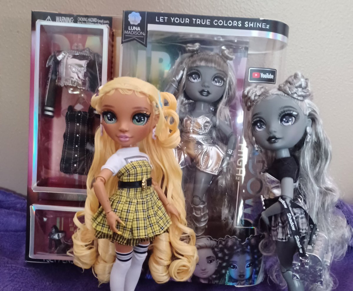 VeronicaStorm98's tweet photo. Look who just arrived in the mail! And my SH Series 1 collection is finally complete!🩶🩶
#rainbowhigh #shadowhigh #mga #dolls #lunamadison #sunnymadison #madisontwins #shadowhighseries1 #dollreview #dollphotography
I will start on the review after I upload this other video! https://t.co/XVJhBdDfpj