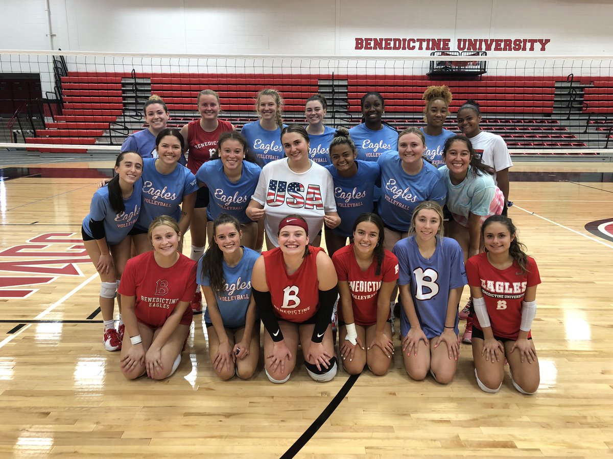 BenUVolleyball's tweet photo. Red, white and blue practice
❤️🤍💙🇺🇸 https://t.co/RRHQvYGT5q