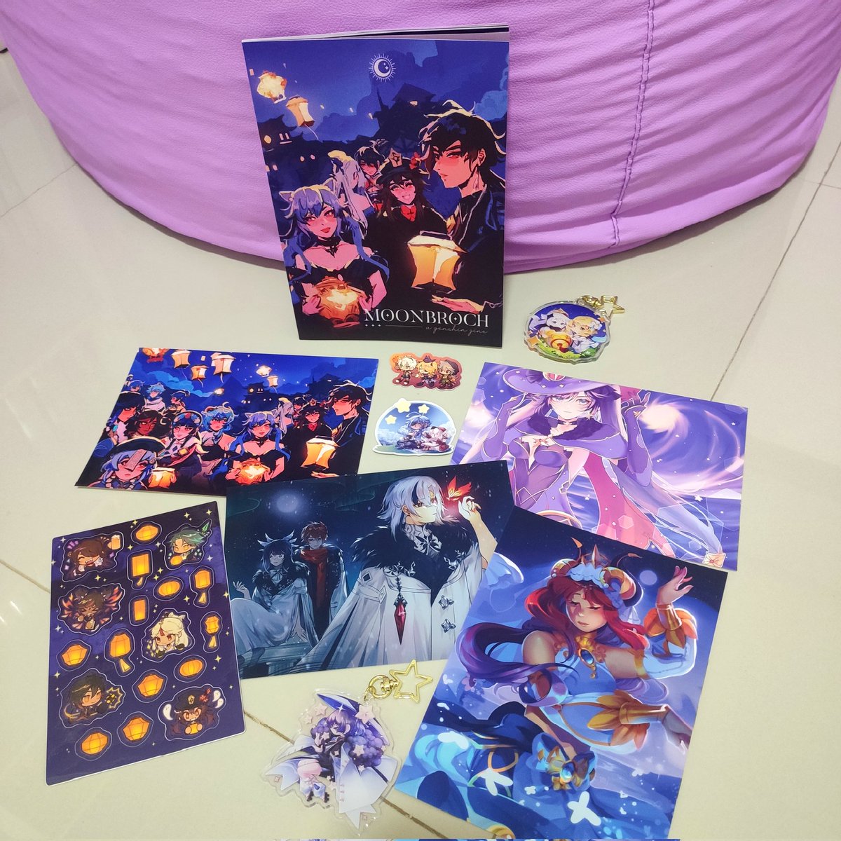 My contributor copy of <a href="/moonbrochzine/">Moonbroch:Project Wrapped</a> is finally home!! Everything looks beautiful, I'm glad I got to be part of this lovely project ☄️✨